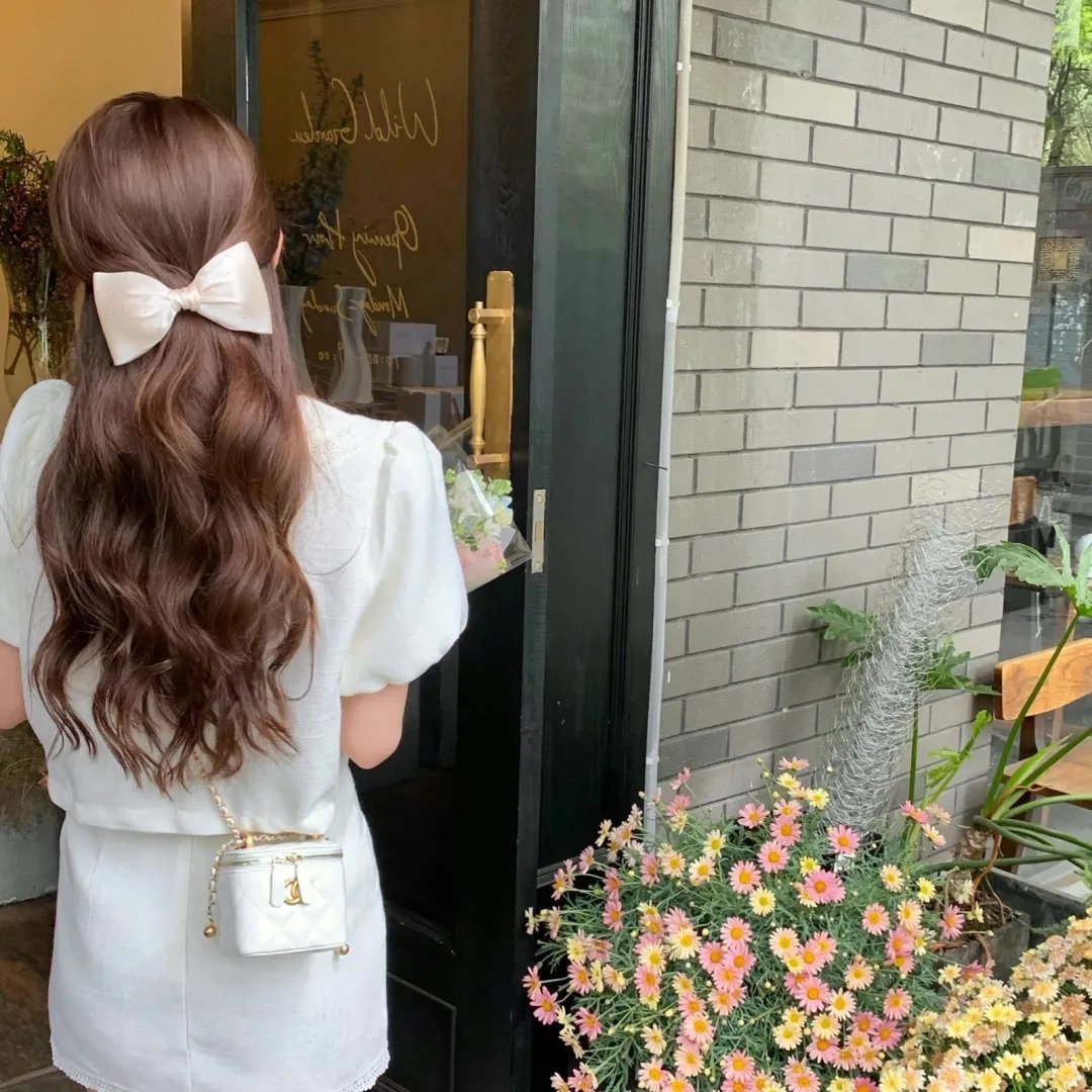 自拘于家 海报